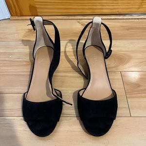 Black small wedge sandals
